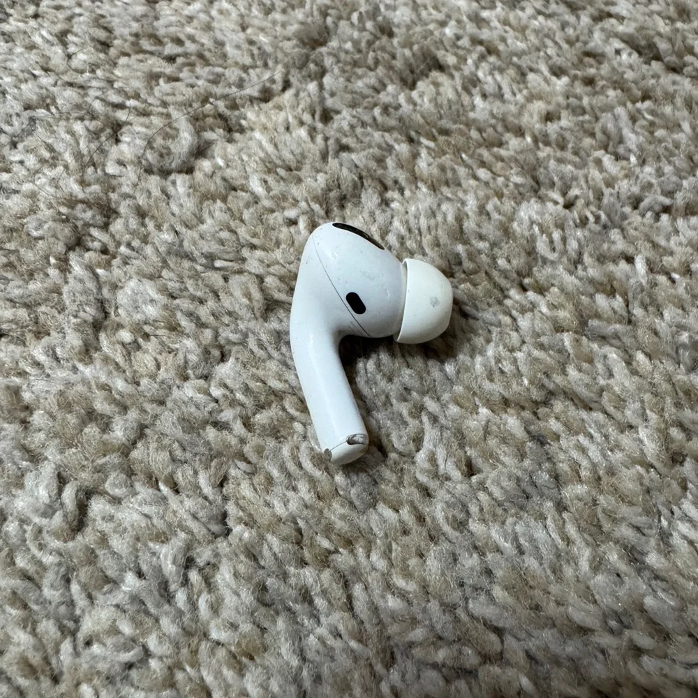 Left Only Apple AirPod Pro (1st Generation) A2084